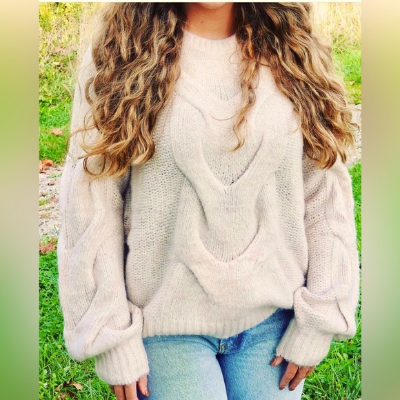 Bluivy Sweaters - Oversized cable knit sweater